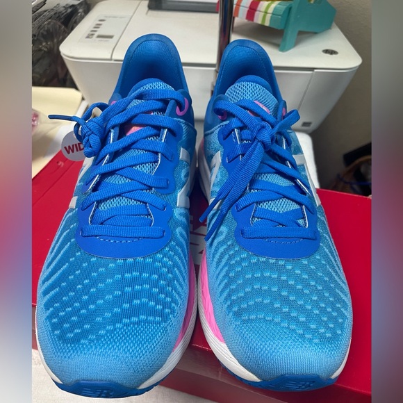 New Balance Fresh Foam - Picture 2 of 7